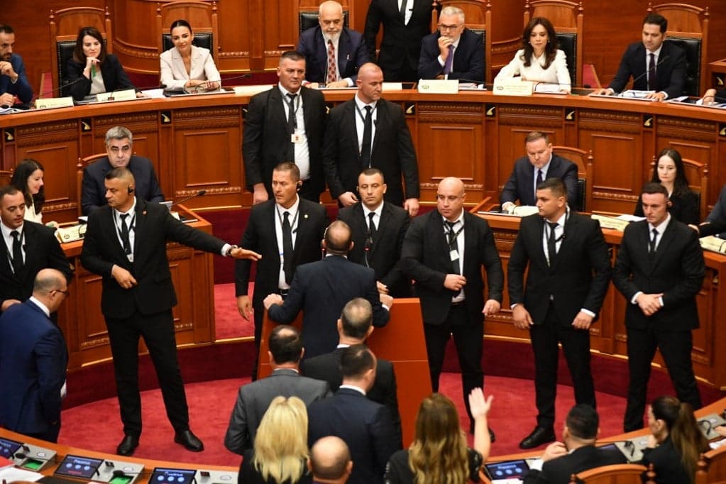 Albánia AI-miniszterrel a kormányban?