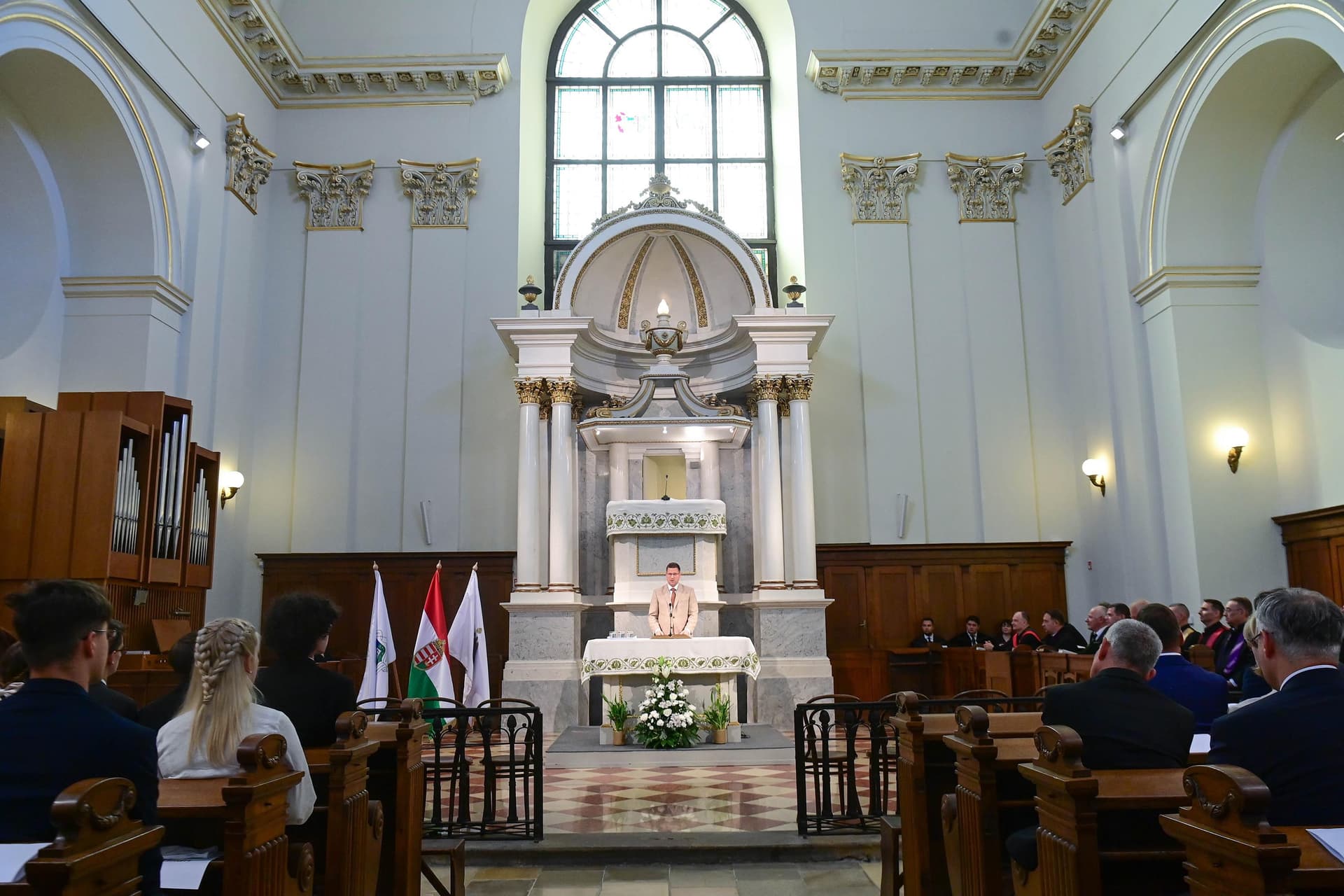 „Mindaz, ami a Károli Egyetemen történik, értéket teremt”