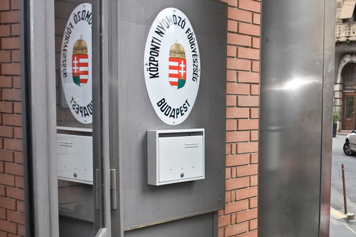 Szőlő utca: elolvadóban a „nagyon magasrangú politikus" elleni vádkísérlet