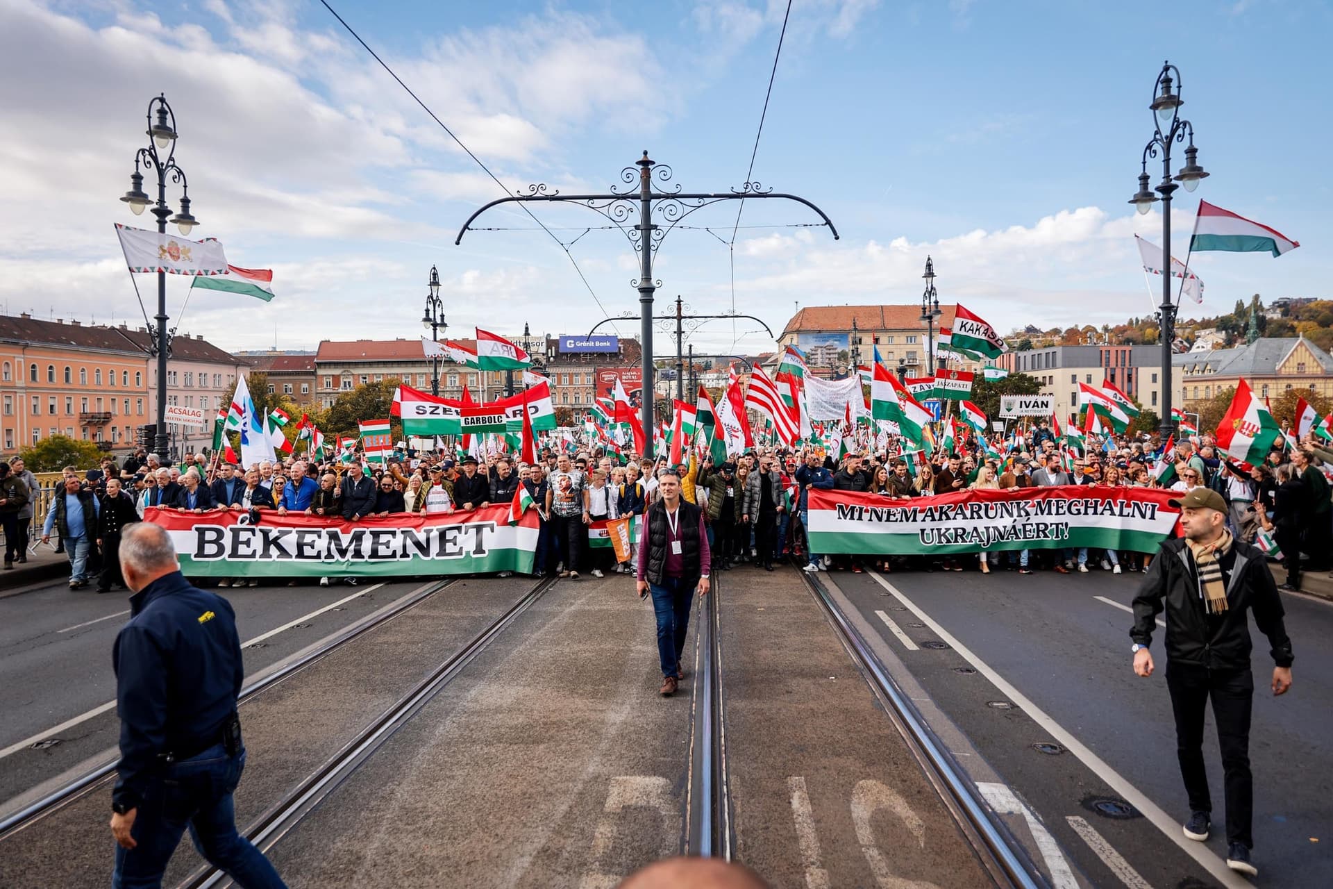 2025. Békemenet