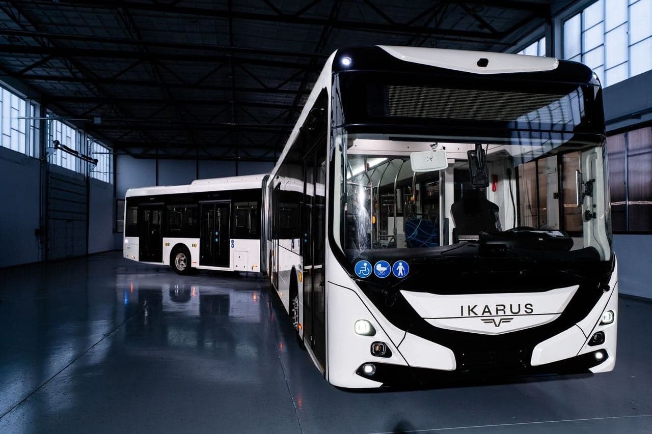 Az Ikarus legújabb fejlesztése, a 180e típusjelű, teljesen elektromos csuklós autóbusz sikeresen debütált