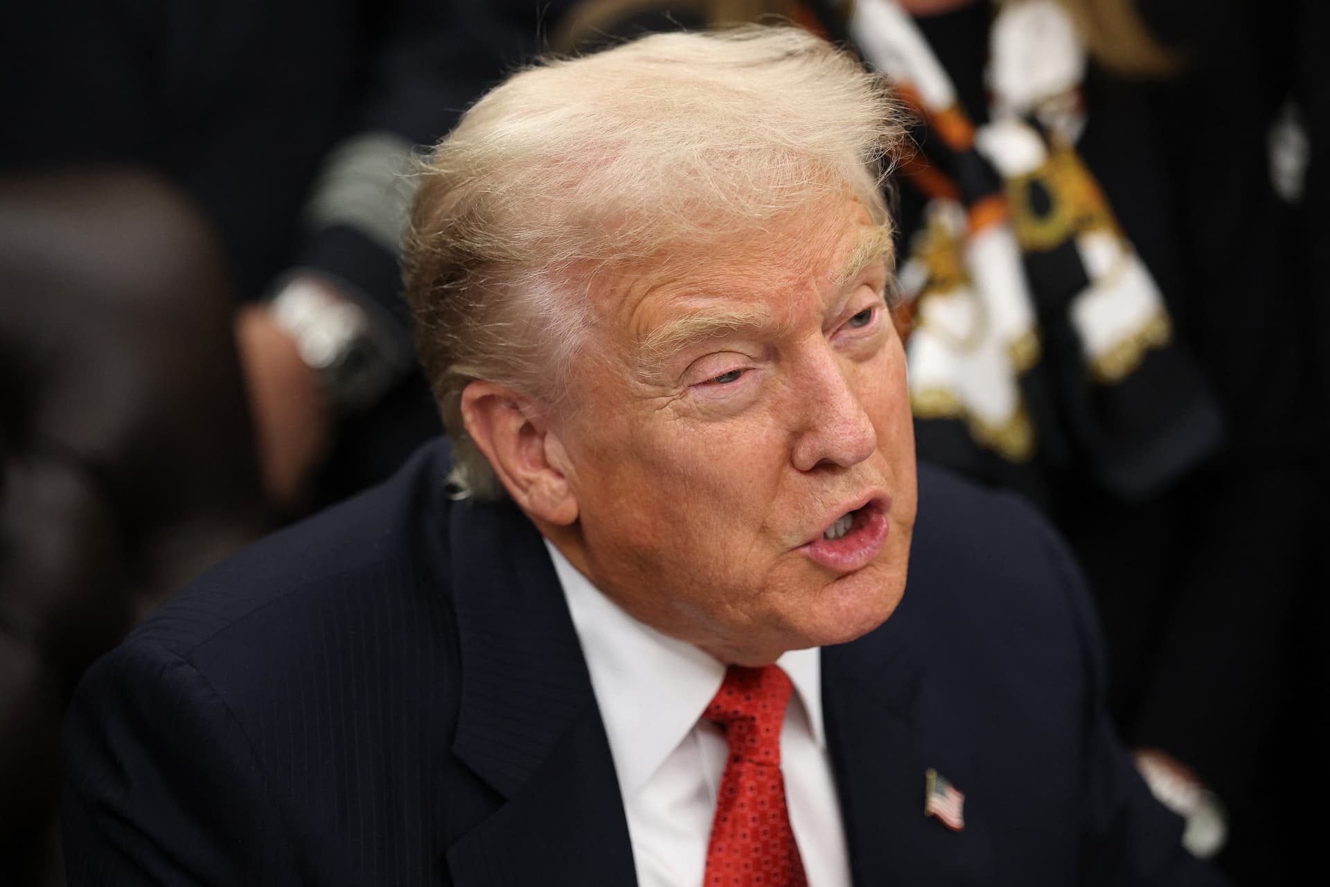 Trump egy feltétellel aláírná az új Oroszország elleni szankciós törvényt