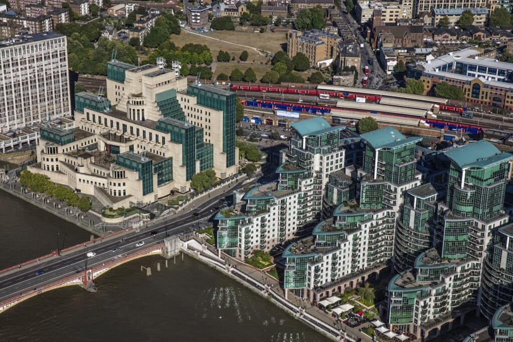 Beszélt az orosz SZVR igazgatója a brit MI6 vezetőjével