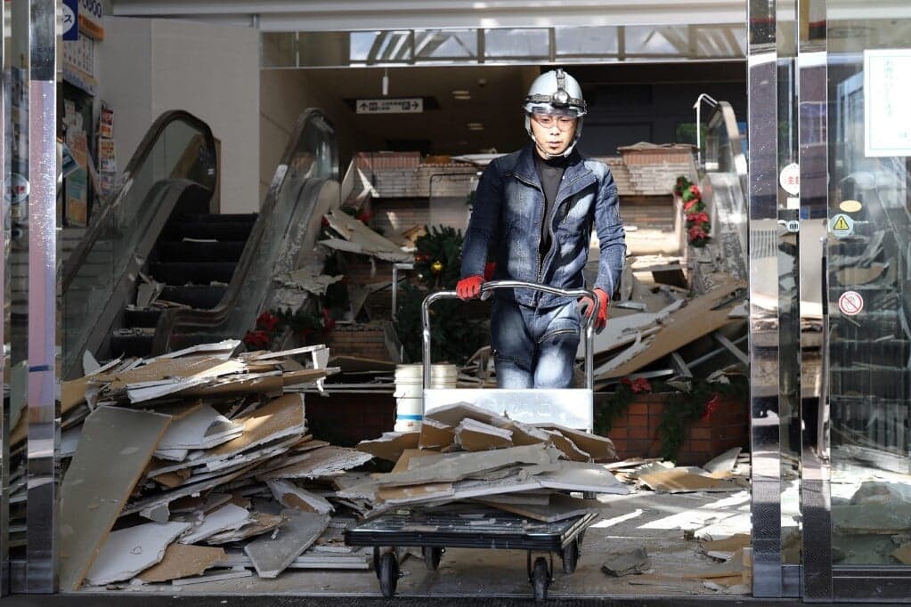 Óriási földrengés rázta meg Japán északkeleti részét
