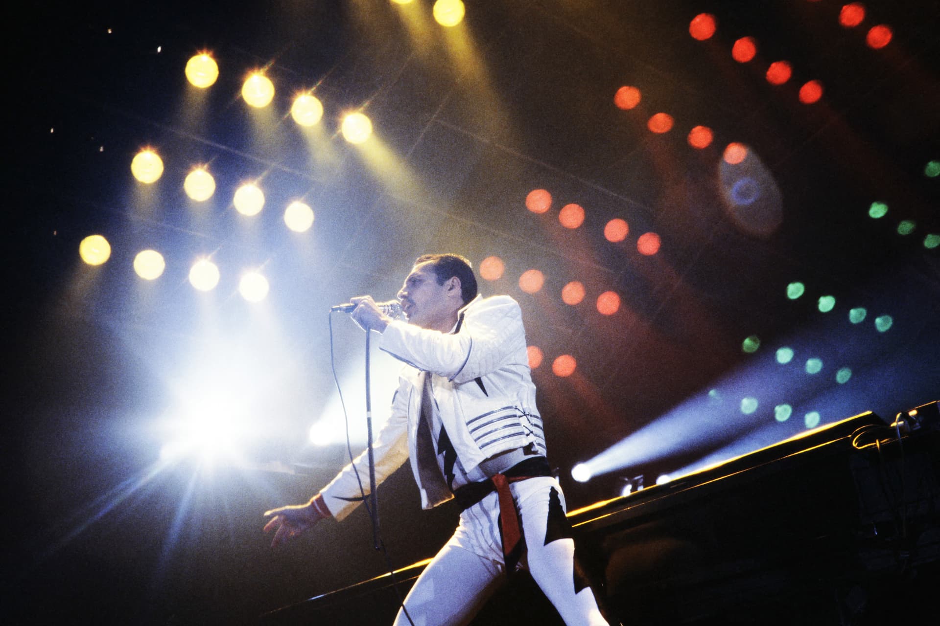 Meghalt Freddie Mercury eltitkolt lánya
