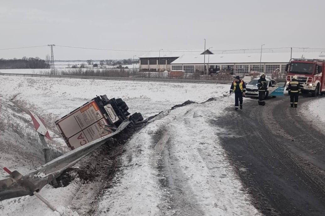 Teljes útlezárás a 13-as főúton