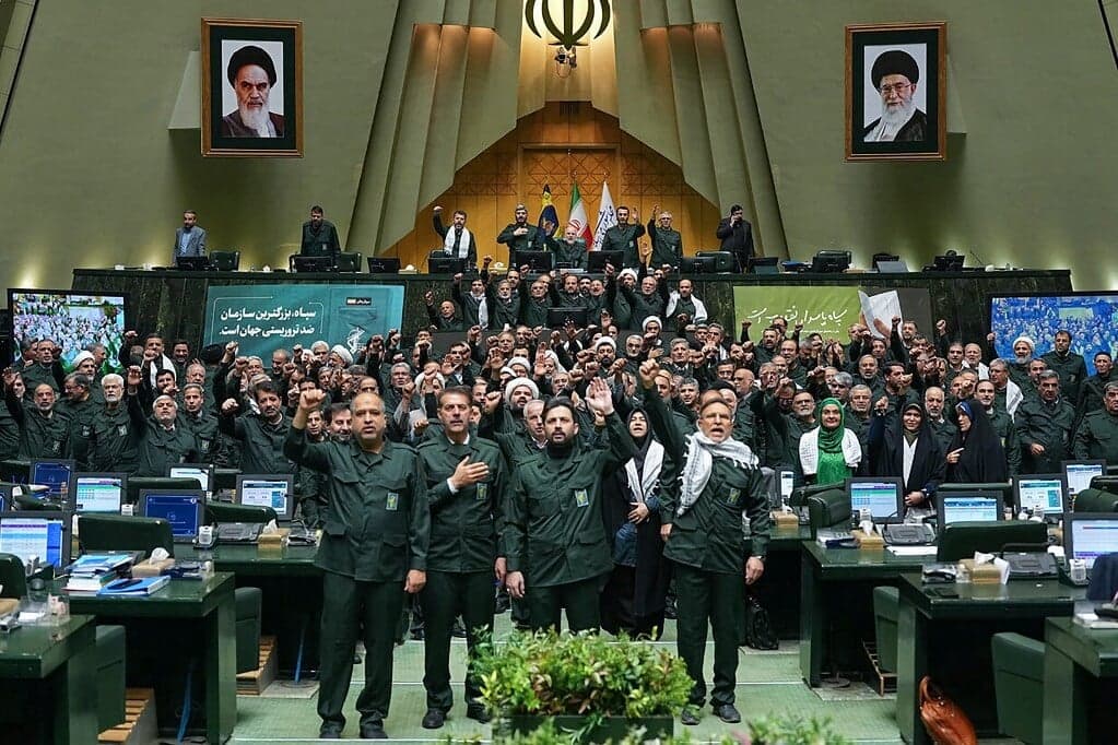 Irán terrorszervezetté nyilvánította az uniós országok hadseregeit