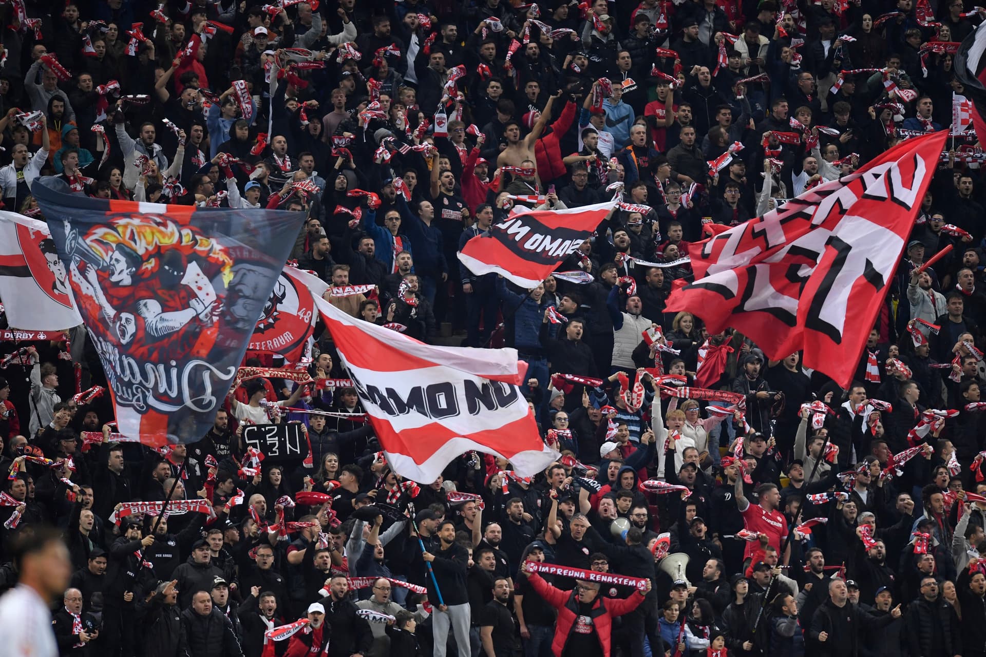 Magyarokat gyalázták a Bukaresti Dinamo szurkolói