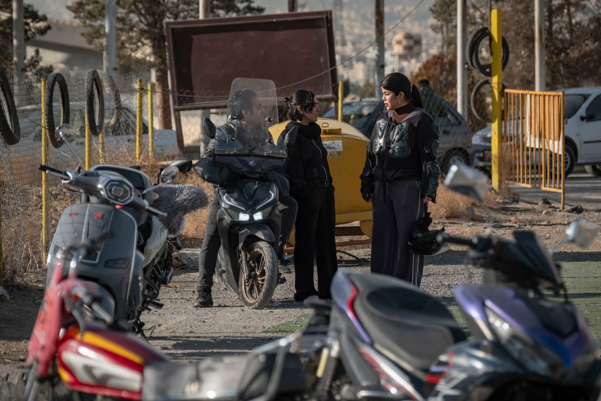 Iránban hivatalosan is engedélyezték a nőknek a motorvezetést