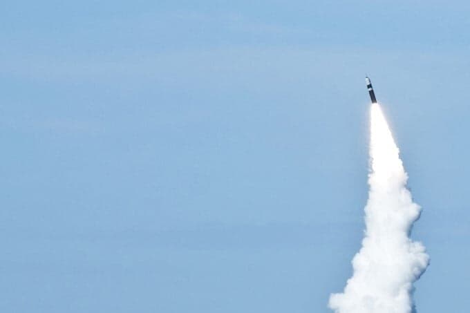 Atomrakétákat követelnek a liberálisok