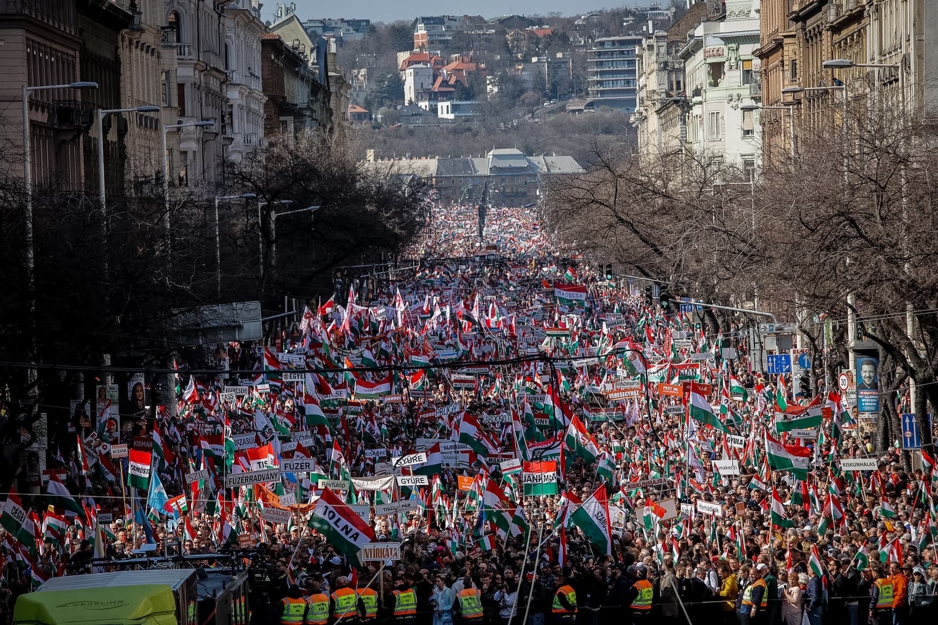 A kormánypártok rendezvényére többen voltak kívácsiak