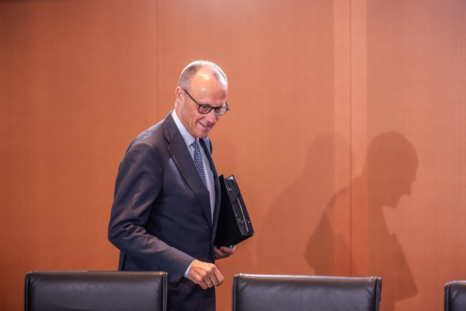 Merz tovább bukdácsol