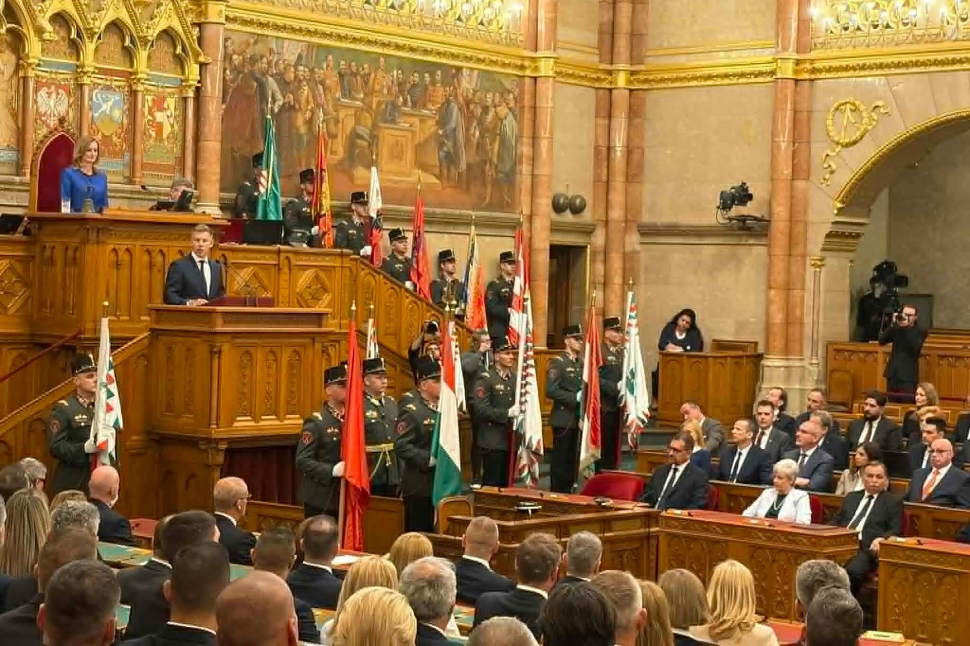 miniszterek eskütétele 
Vitézy Dávid közlekedési és beruházási miniszter Lannert Judit oktatási és gyermekügyi miniszter Kapitány István gazdasági és energetikai miniszter Hegedűs Zsolt egészségügyi miniszter Bóna Szabolcs agrár- és élelmiszergazdasági Kármán András pénzügyminiszter Kátai-Németh Vilmos szociális- és családügyi miniszter  Orbán Anita külügyminiszter, miniszterelnök-helyettes Tarr Zoltán társadalmi kapcsolatokért és kultúráért felelős miniszter Tanács Zoltán tudományos és technológiai miniszter Lőrincz Viktória vidék- és településfejlesztési miniszter Gajdos László élő környezetért felelős miniszter Görög Márta igazságügyi miniszter Pósfai Gábor belügyminiszter Ruszin-Szendi Romulusz honvédelmi miniszter Ruff Bálint, a Miniszterelnökséget vezető miniszter