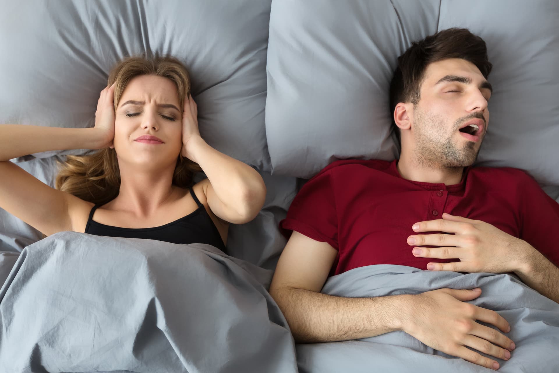 Milyen előnyei lehetnek a külön alvásnak?