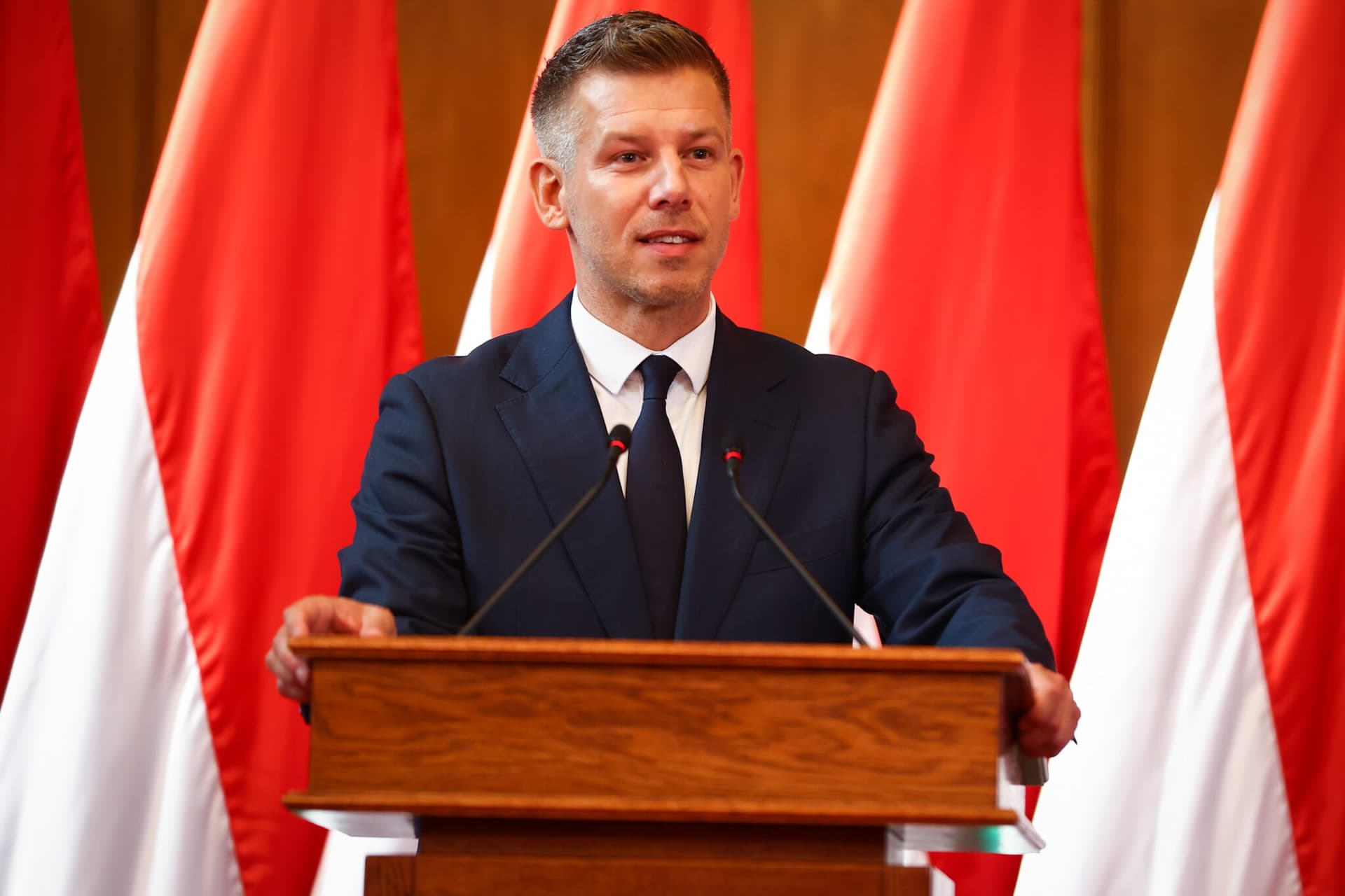 Magyar Péter: a közérdekű vagyonkezelő alapítványok kuratóriumai tartózkodjanak az állami vagyont érintő döntések meghozatalától