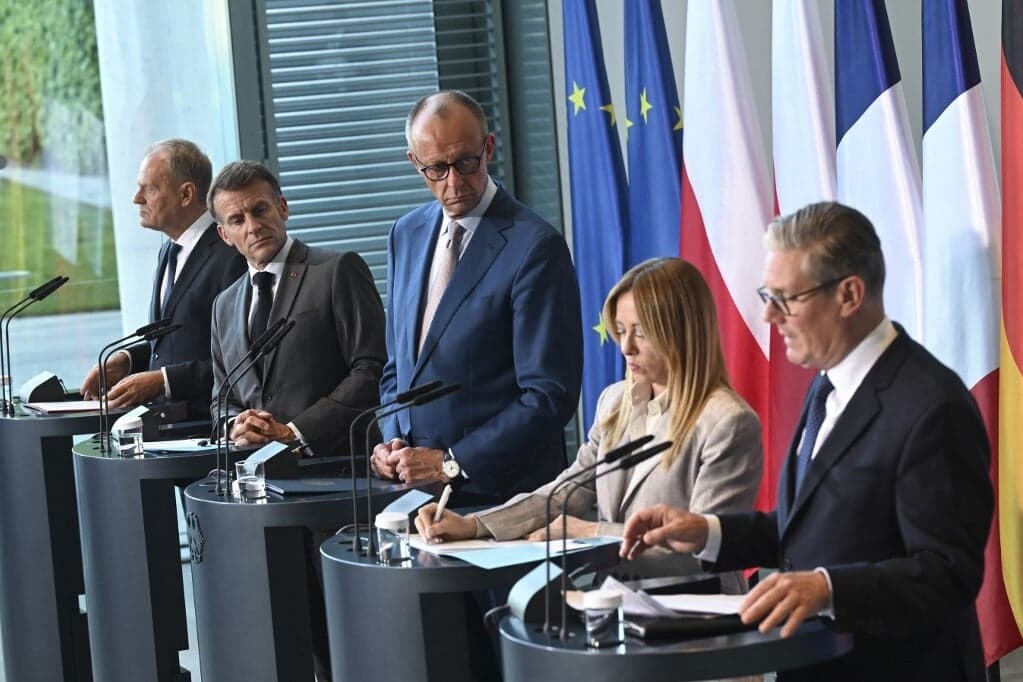 Macron, Meloni és Tusk szerint