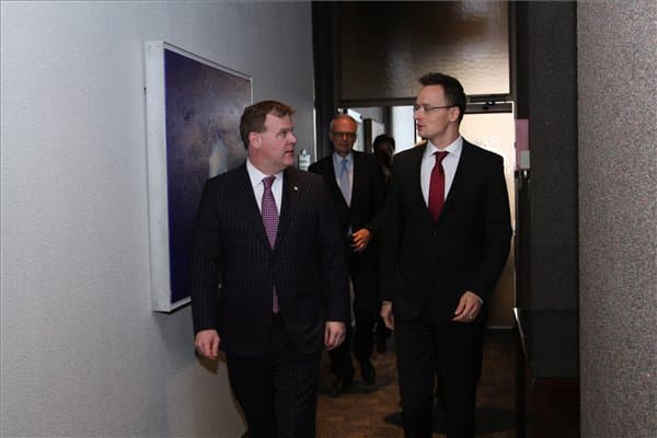 Szijjártó Péter Kanadában