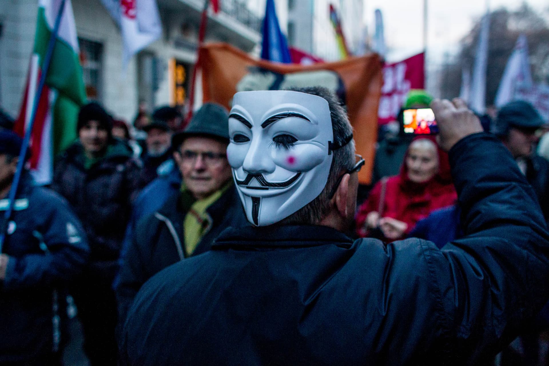 büdzséellenes demonstráció