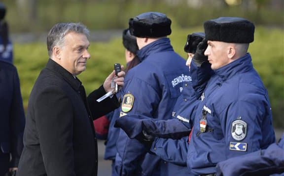 OV rendőrautó átadás 2014. dec. 23.