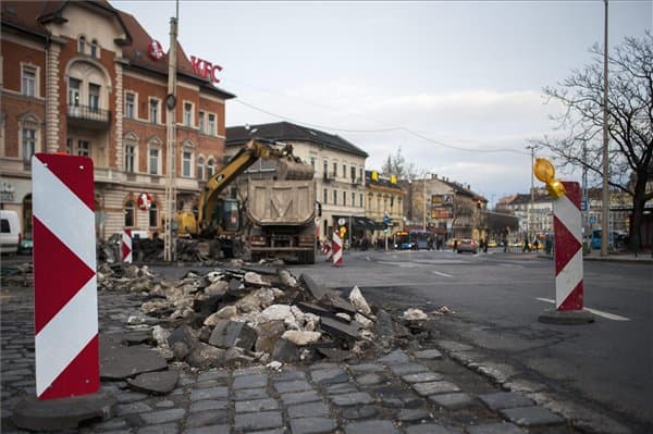 Széll Kálmán tér felújításának első napja