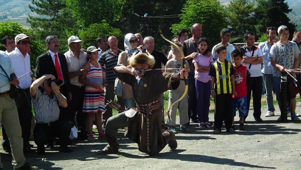 Mónus József íjász