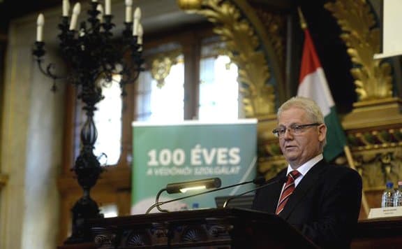 Balog Zoltán védőnőkkel
