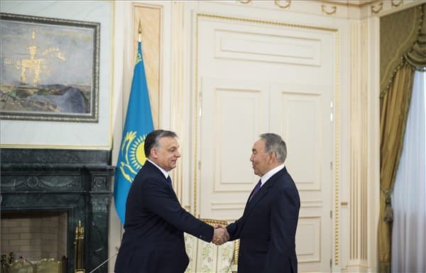 Orbán Asztanában