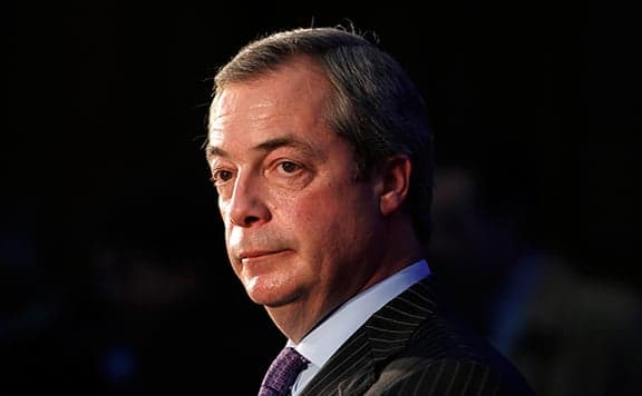 Visszavonul a pártpolitikától Farage