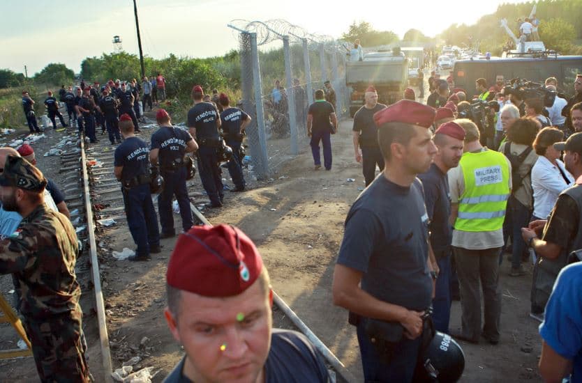 Röszkei határzár 2015 HR