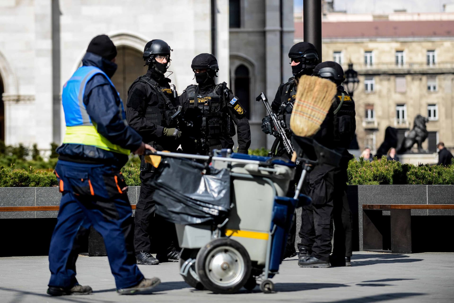 TEK Parlament és repülőtér