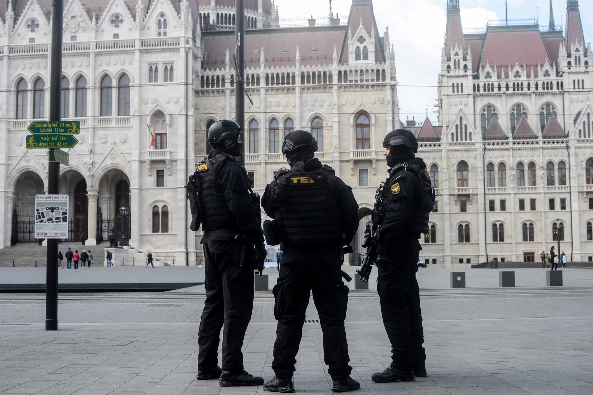 TEK Parlament és repülőtér