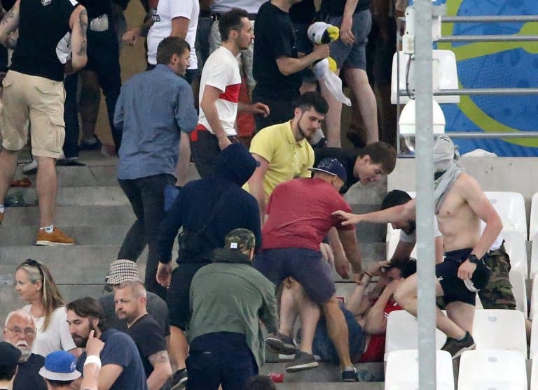OROSZ ANGOL BALHÉ