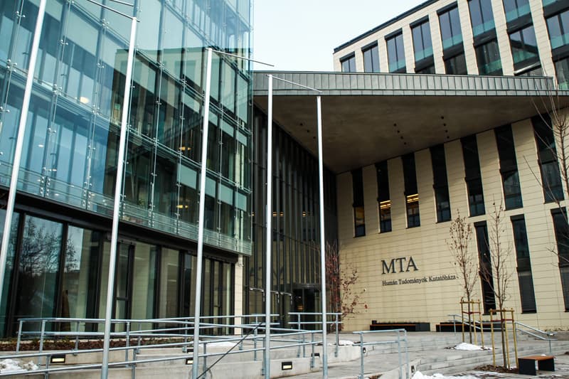 MTA költözés