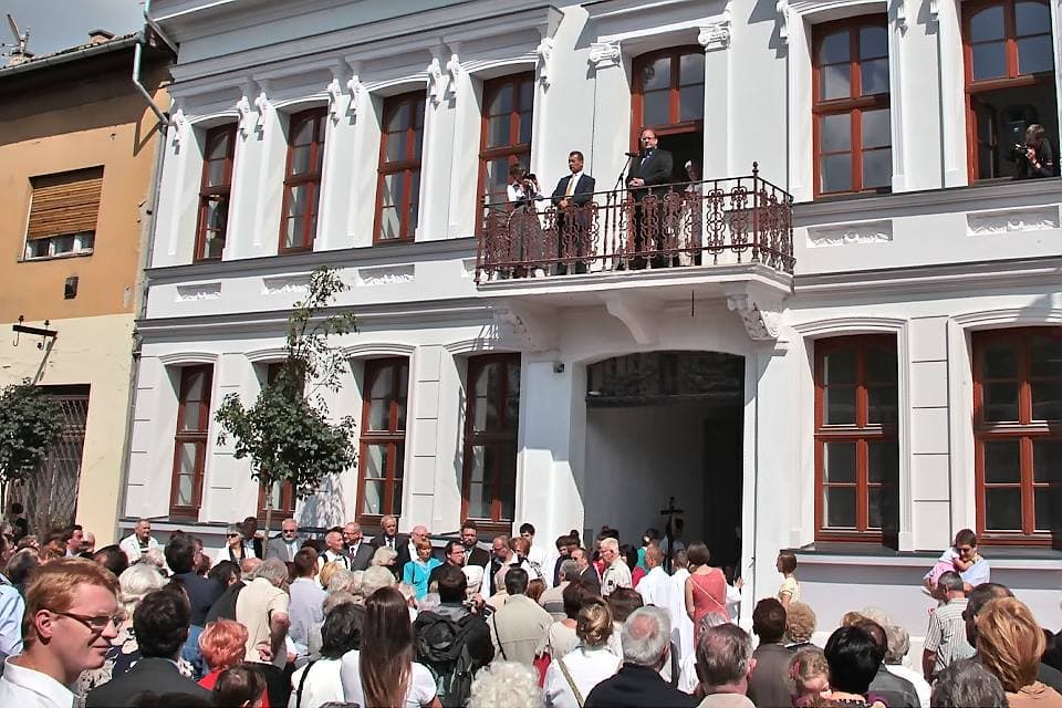 Plébánia avató