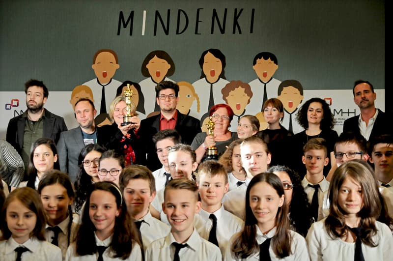 mindenki