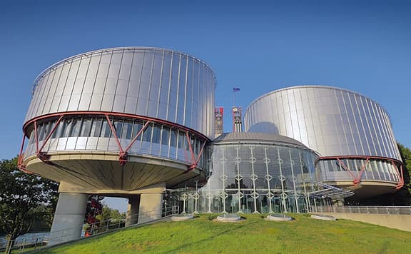 EJEB: Svájc jogsértően járna el egy afgán keresztény menedékkérő hazaküldésével