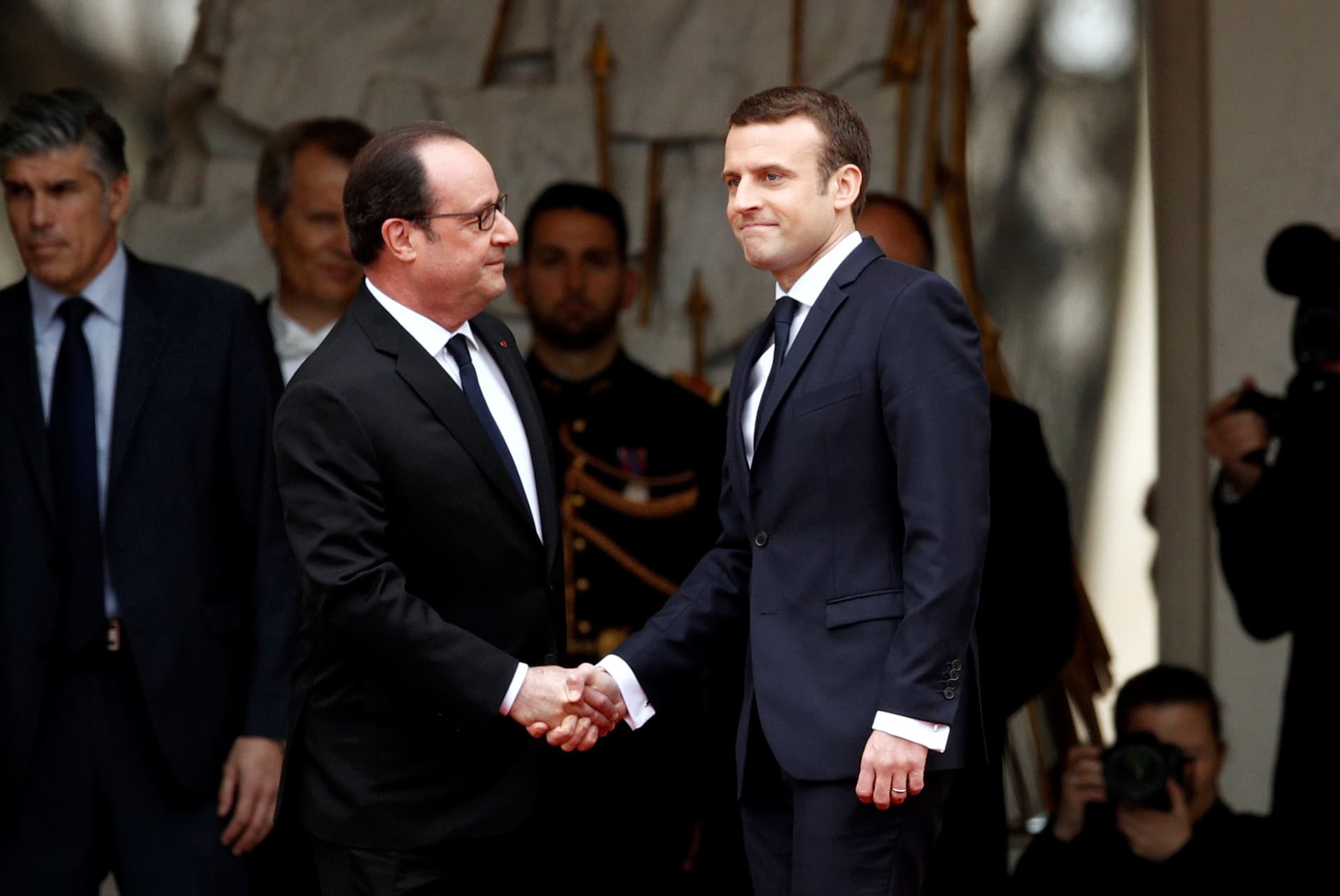 Macron beiktatás