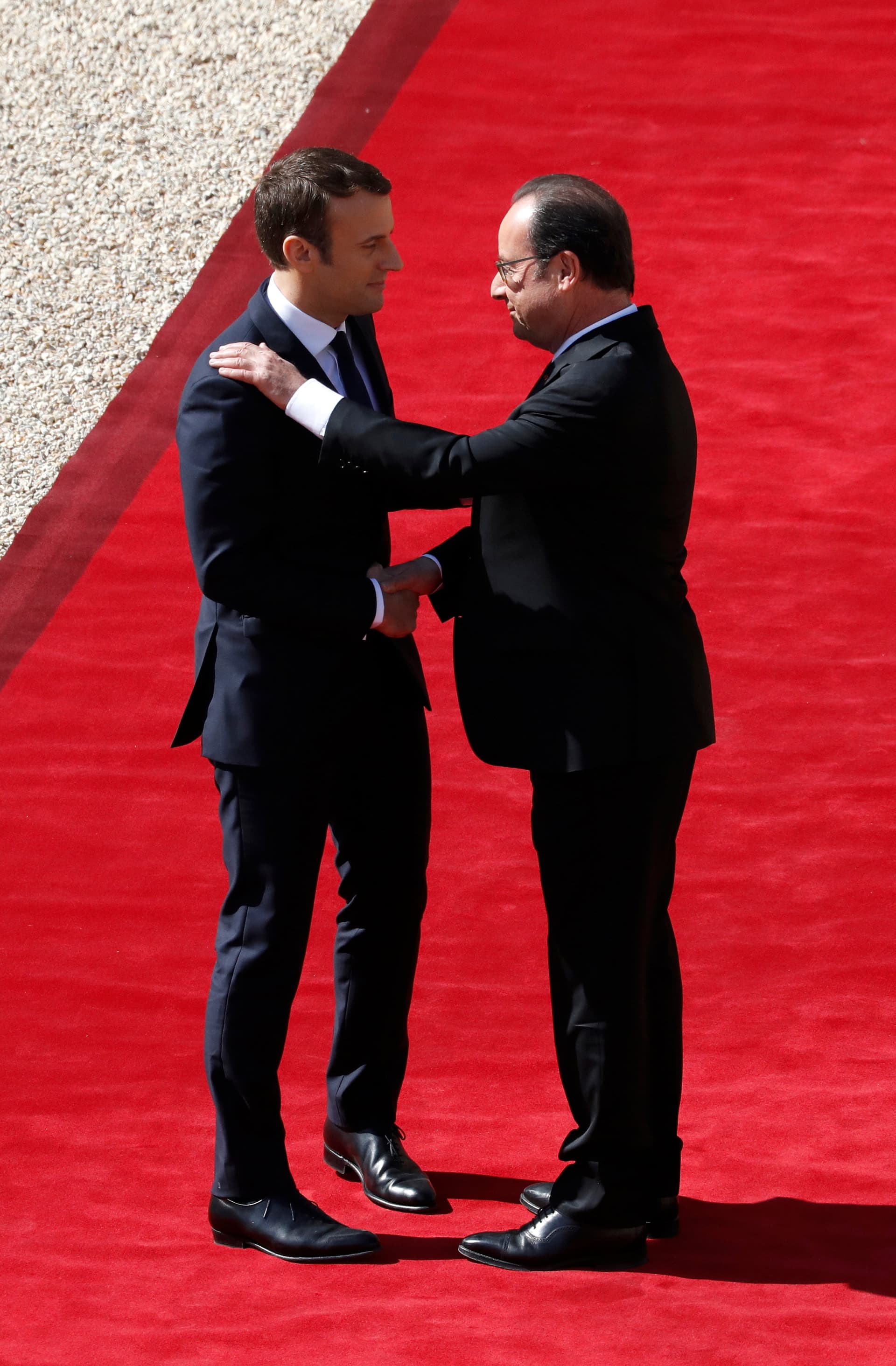 Macron beiktatás
