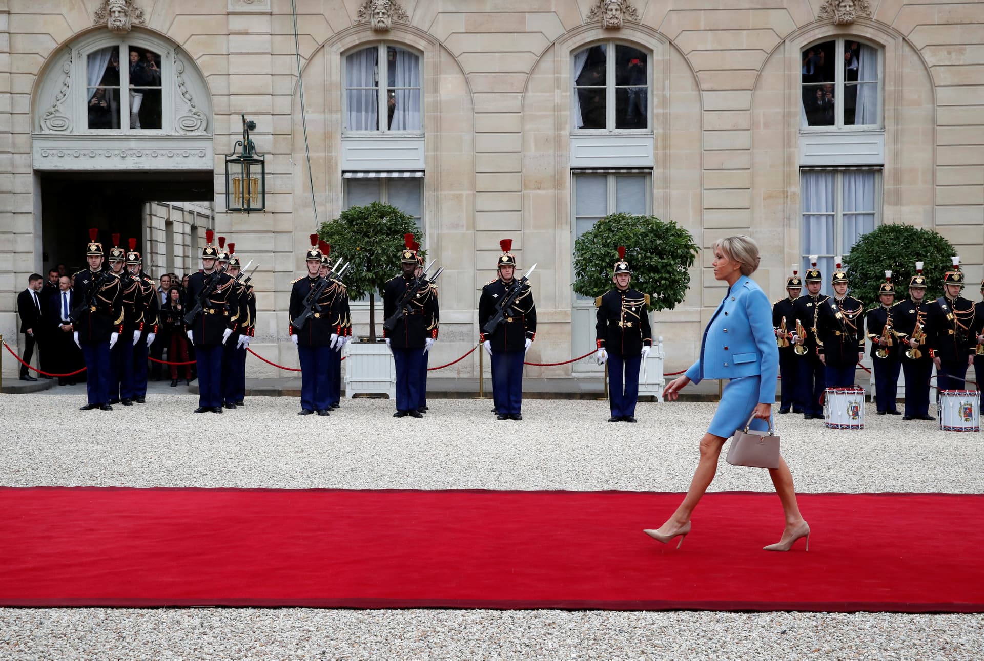Macron beiktatás