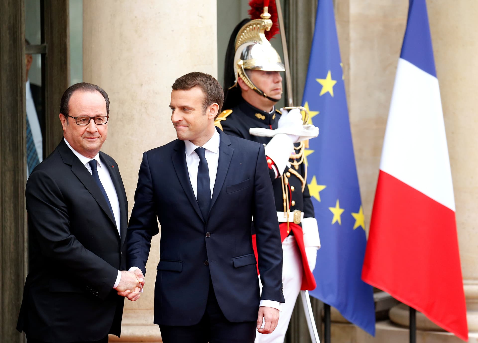 Macron beiktatás