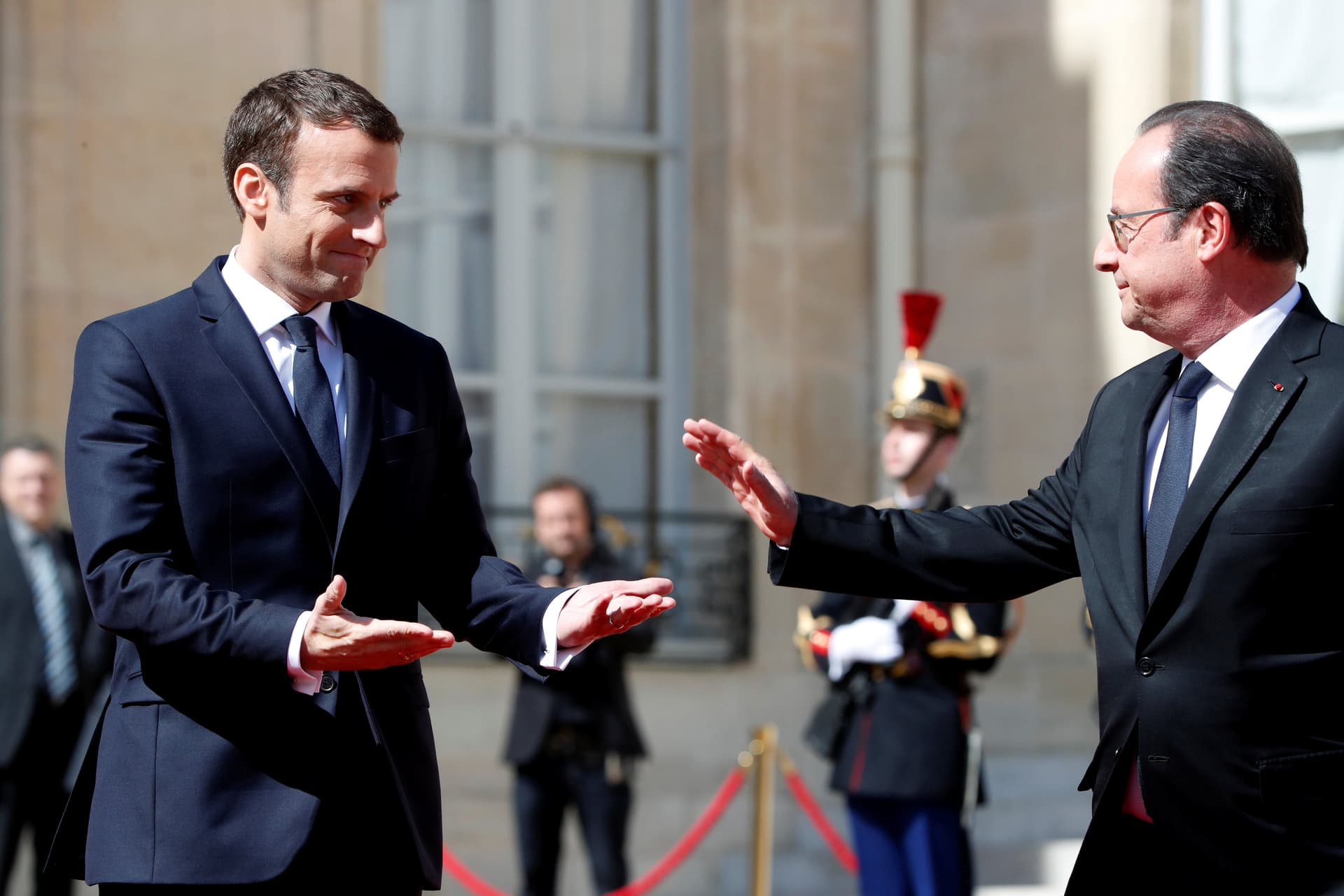 Macron beiktatás