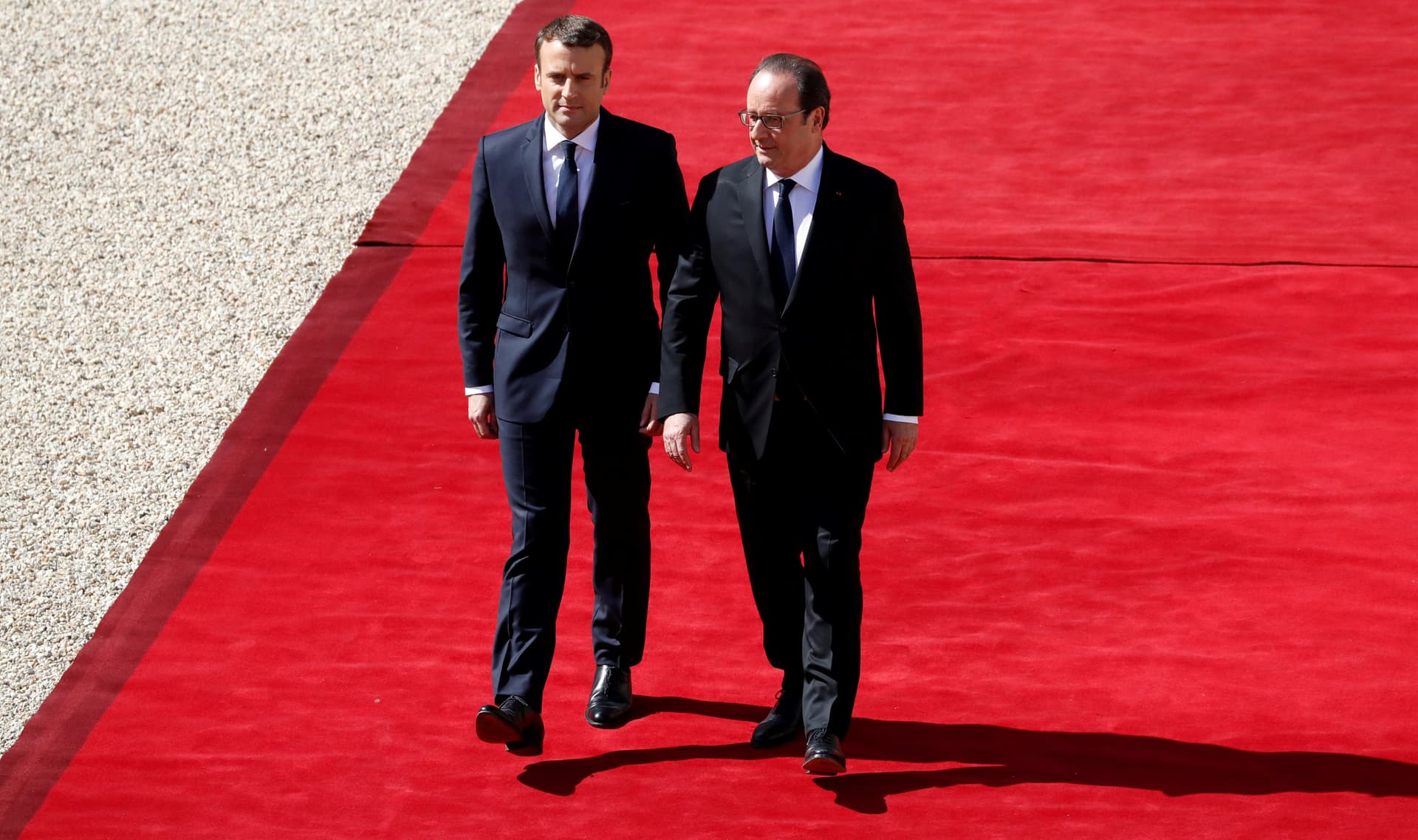Macron beiktatás