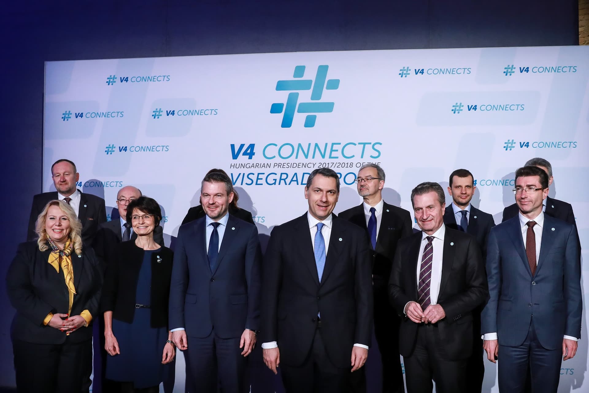 lázár oettinger v4