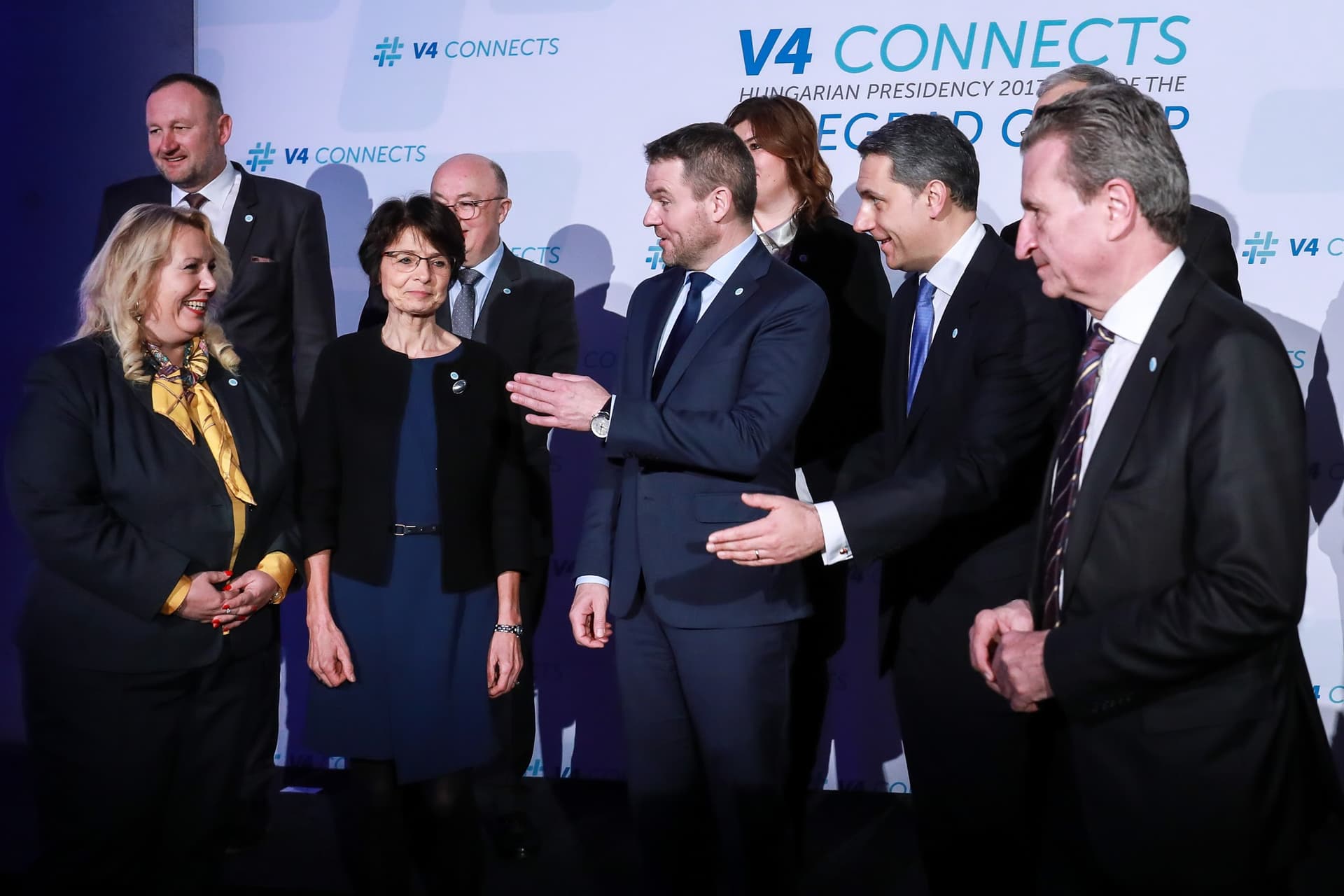 lázár oettinger v4