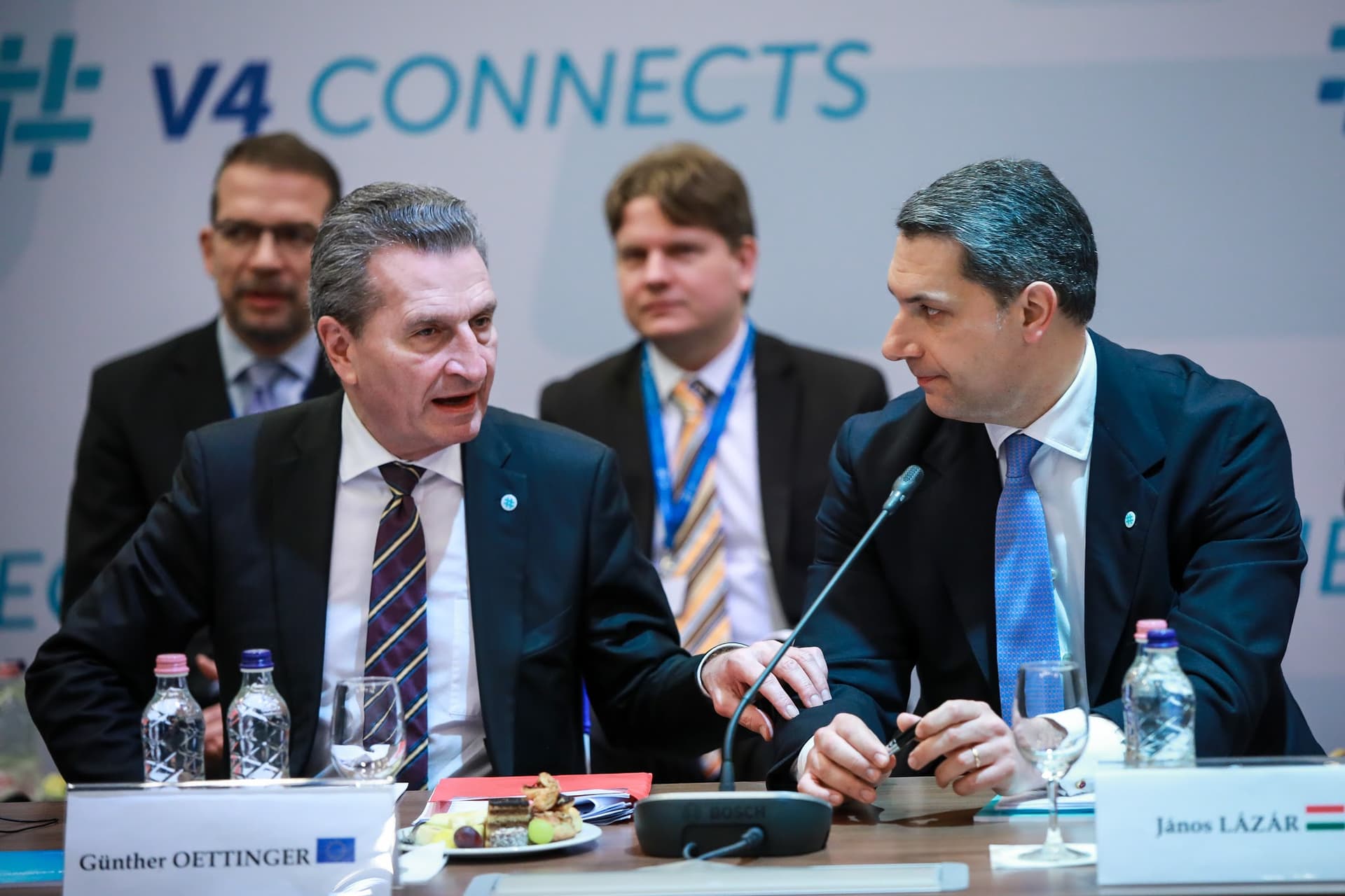 lázár oettinger v4