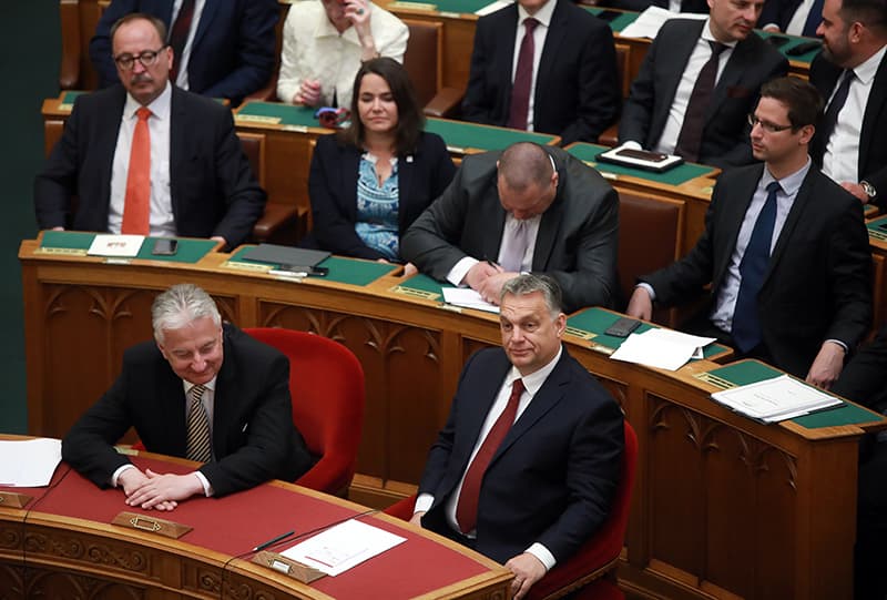parlament alakuló ülés