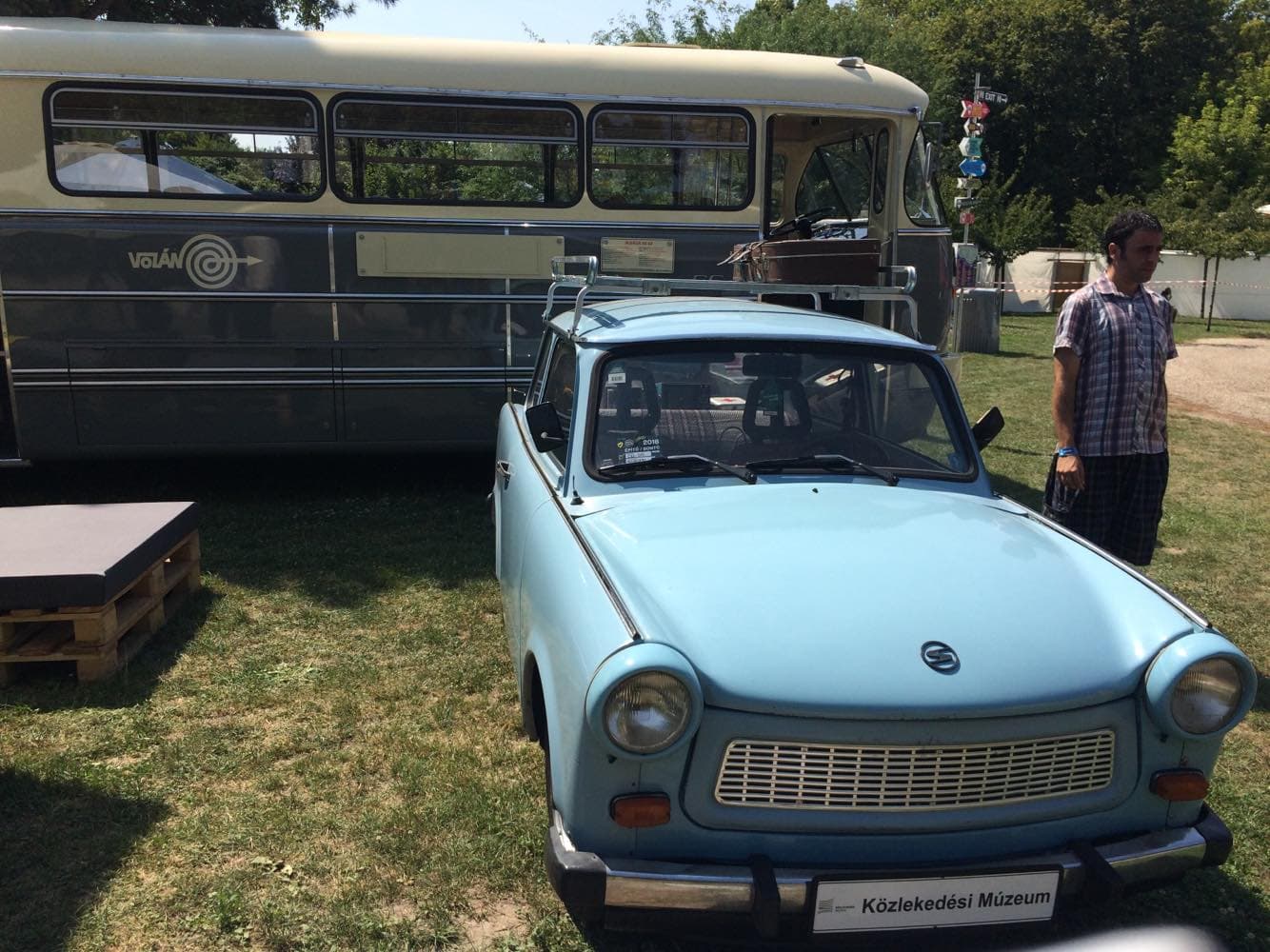 Levi a Sziget sztárfotósa és a buszok