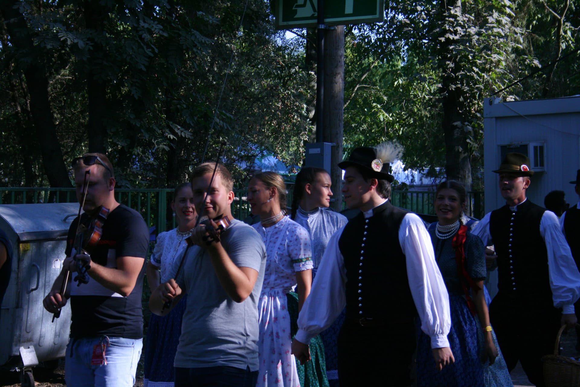 sziget hétfő