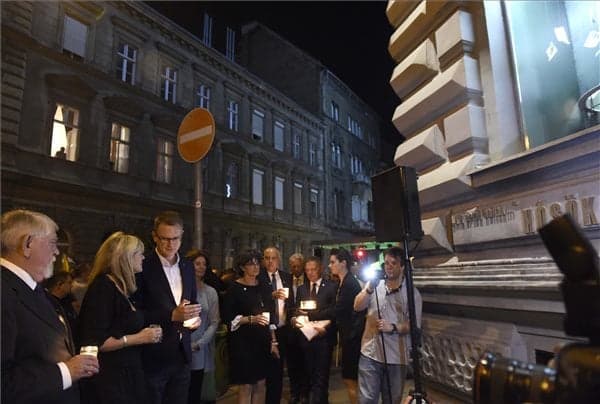 A diktatúrák áldozataira emlékeztek Budapesten