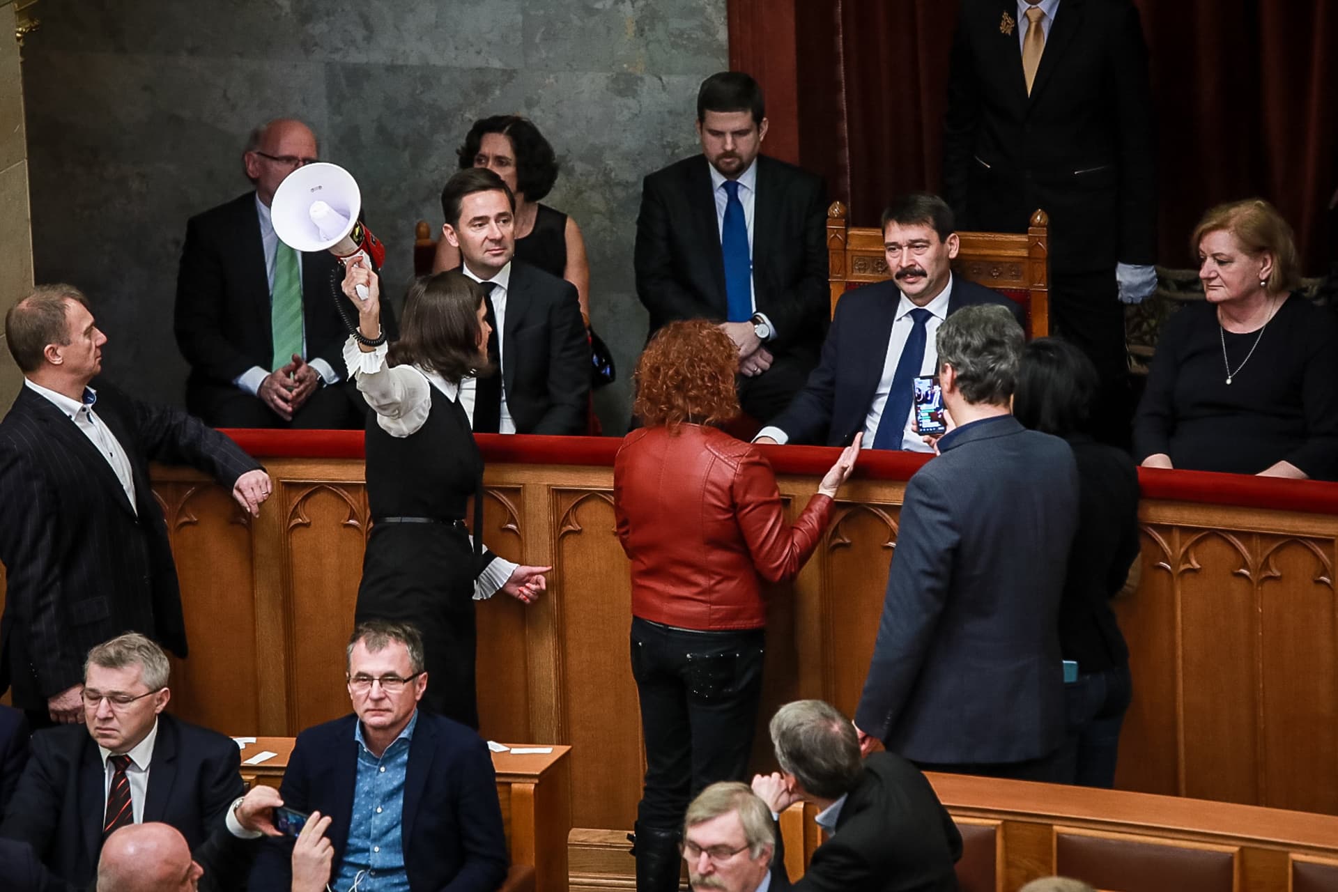 Botrány a parlamentben